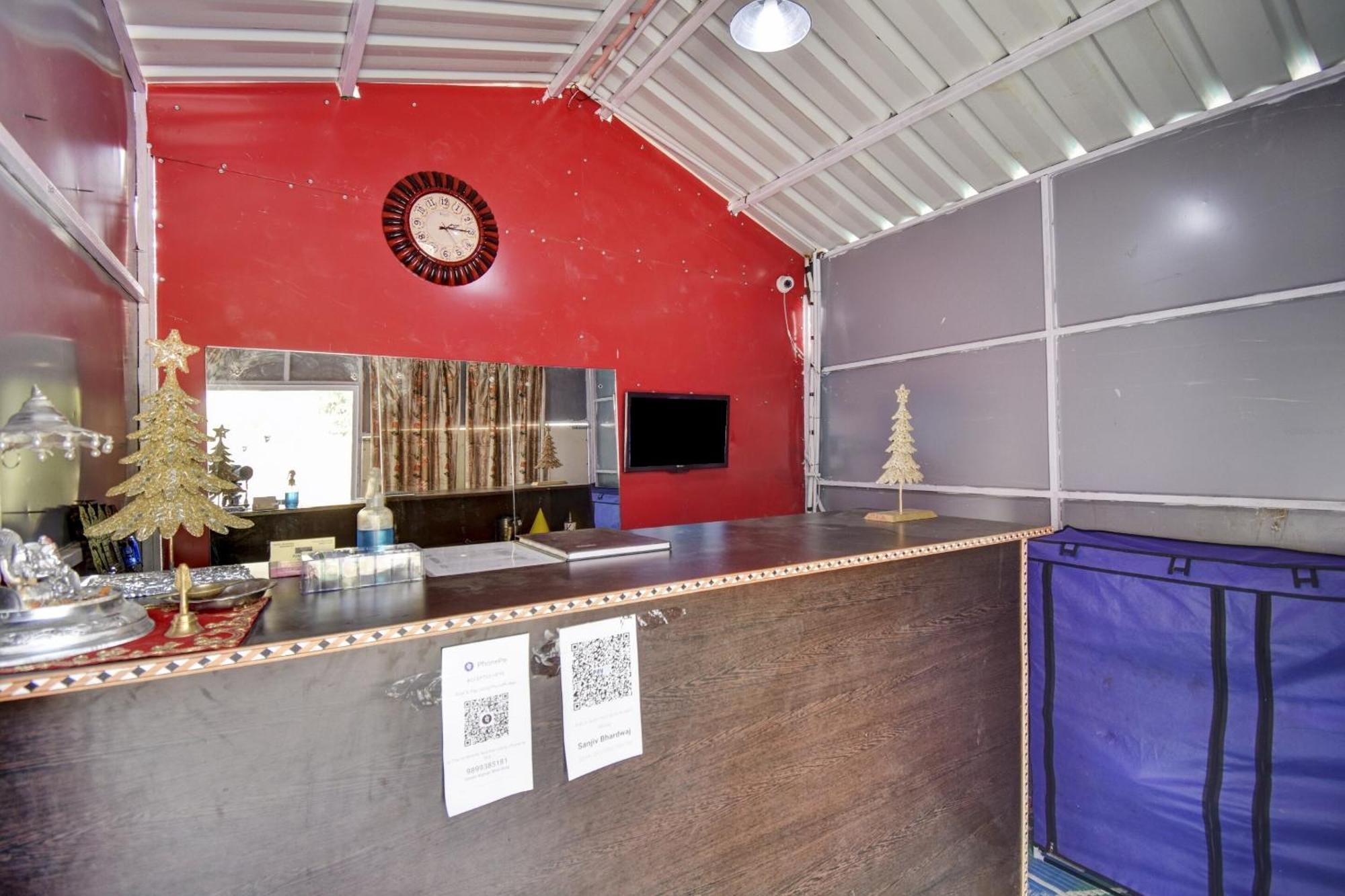 Oyo 72895松树酒店 穆索里 外观 照片