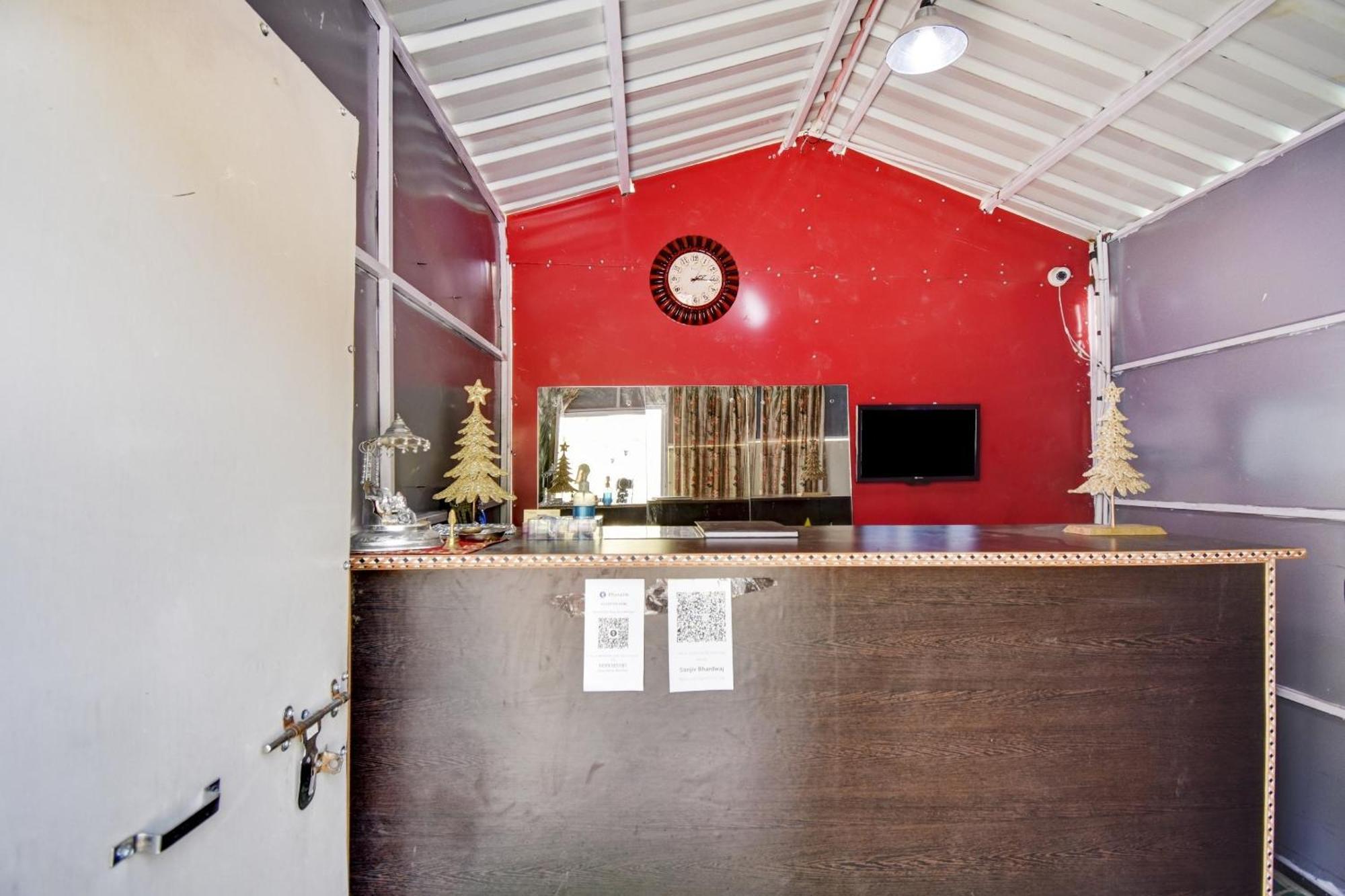 Oyo 72895松树酒店 穆索里 外观 照片